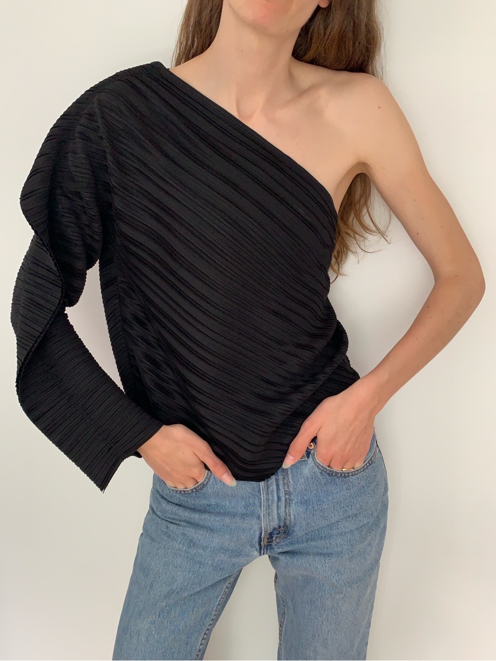 Filippa K One-Shoulder Black Textured Top